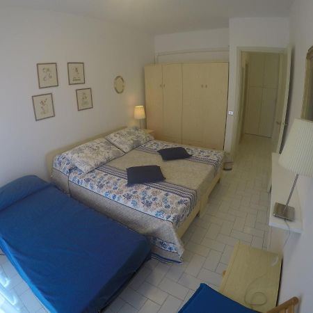 Residence Selenis Bilocale Vista Piscina - Agenzia Cocal Каорле Екстериор снимка