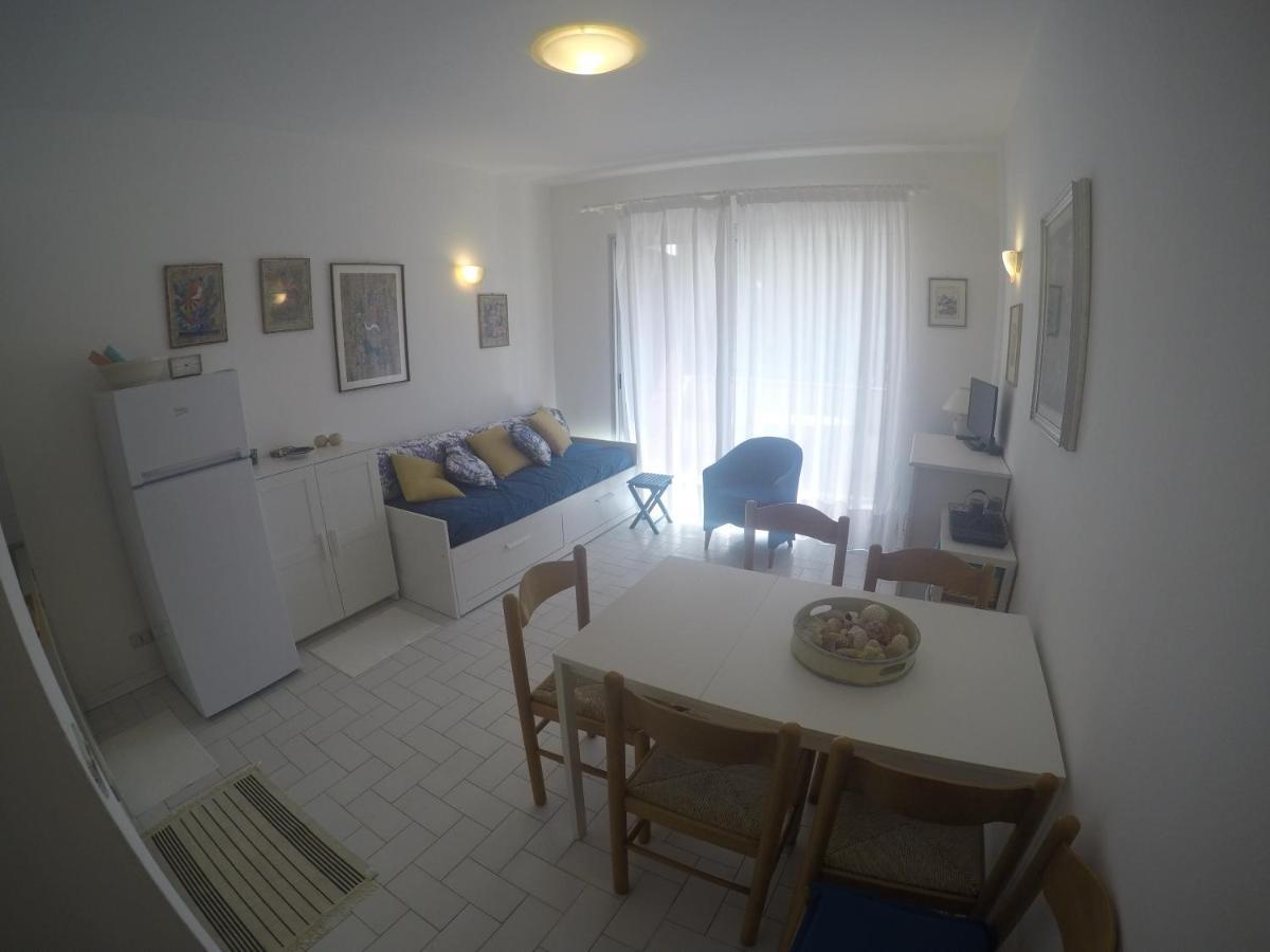Residence Selenis Bilocale Vista Piscina - Agenzia Cocal Каорле Екстериор снимка
