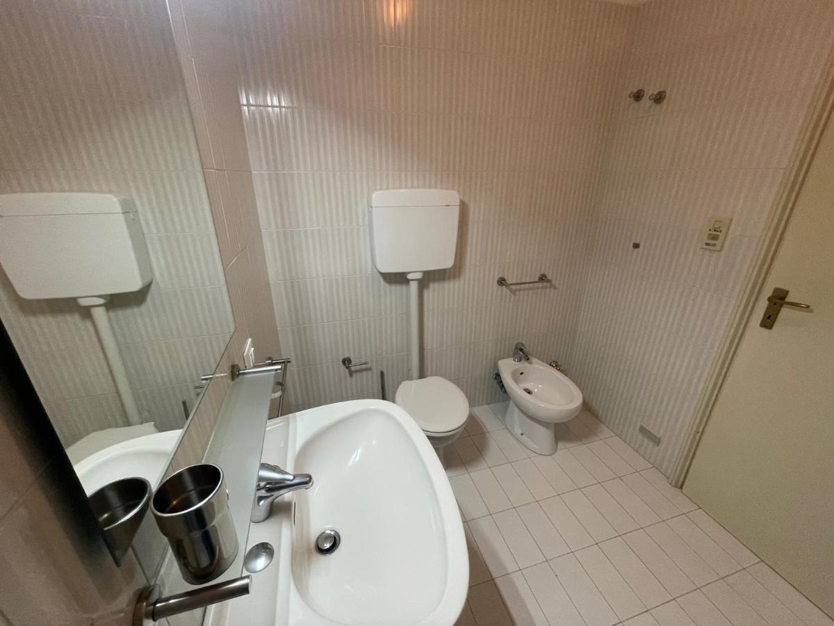 Residence Selenis Bilocale Vista Piscina - Agenzia Cocal Каорле Екстериор снимка
